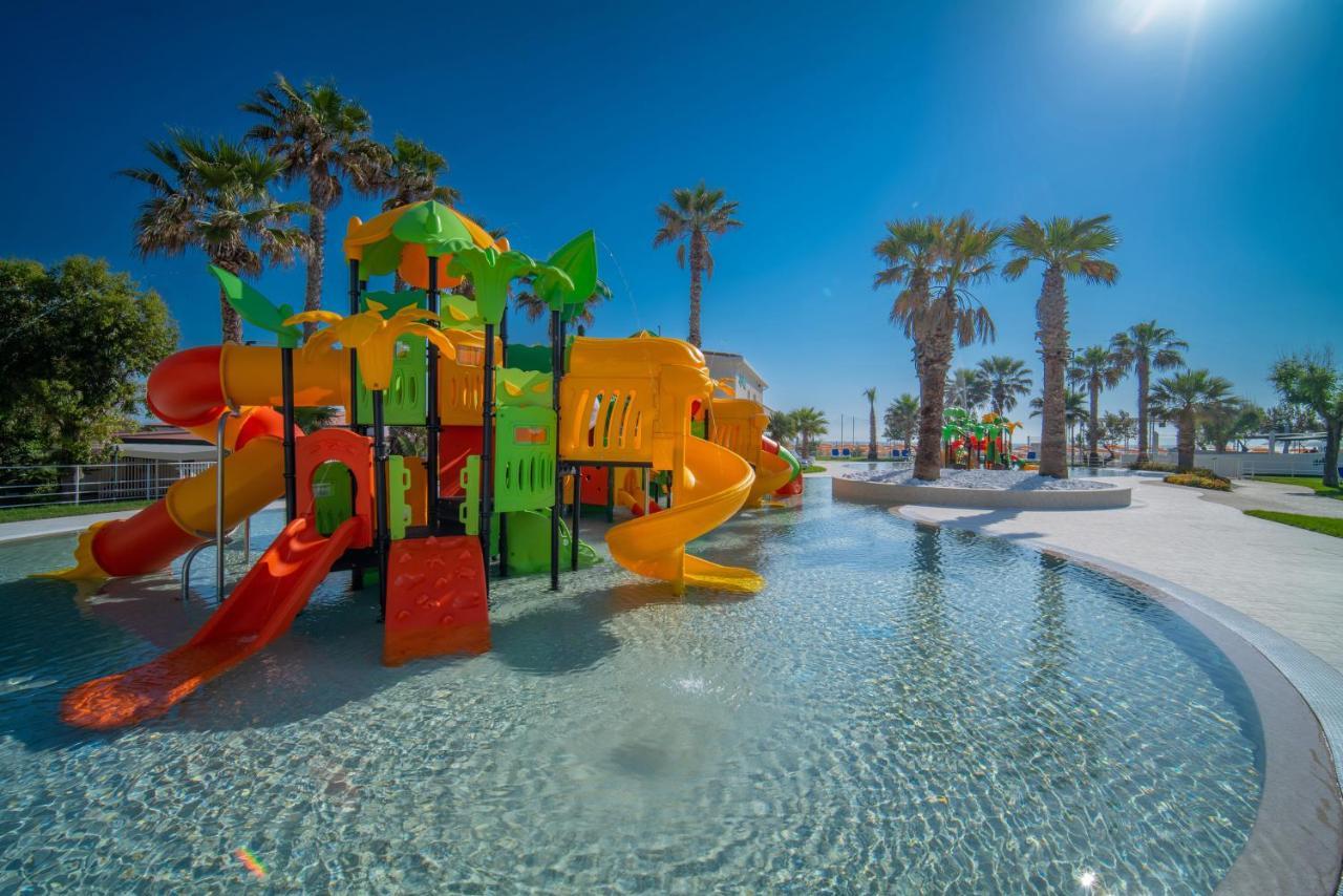 Holiday Family Village Porto SantʼElpidio Εξωτερικό φωτογραφία