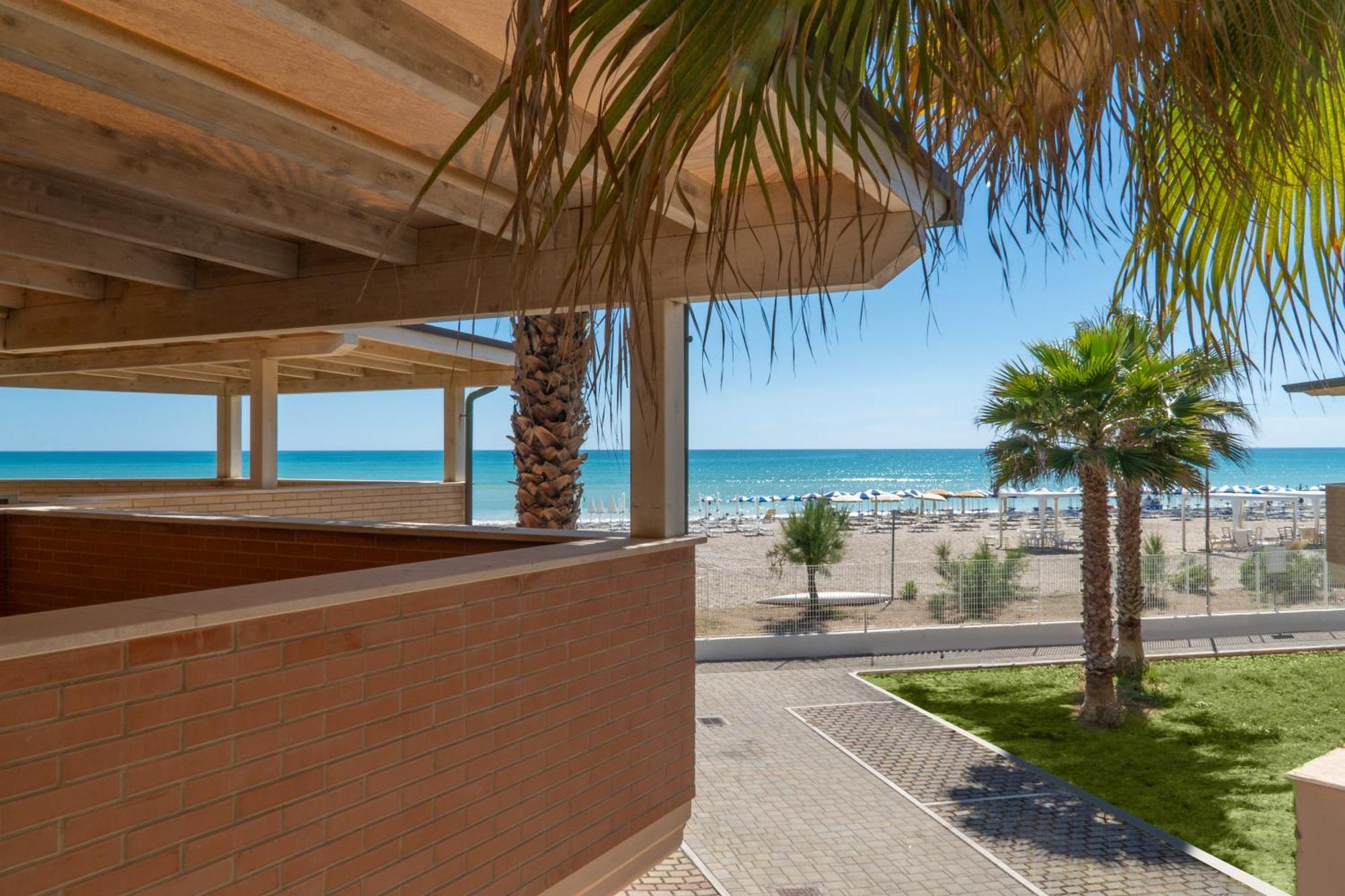 Holiday Family Village Porto SantʼElpidio Εξωτερικό φωτογραφία